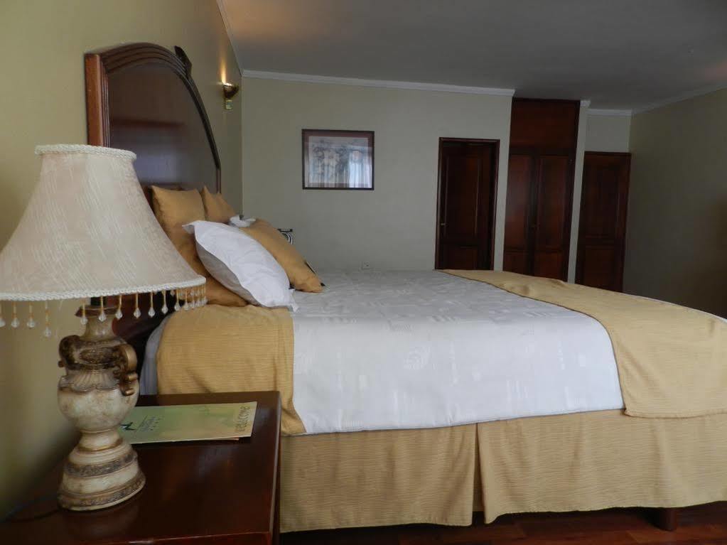Hotel Libertador Loja Bagian luar foto