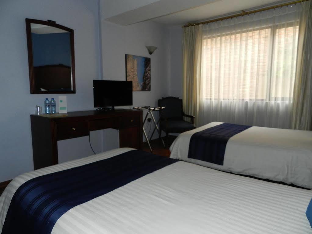 Hotel Libertador Loja Bagian luar foto
