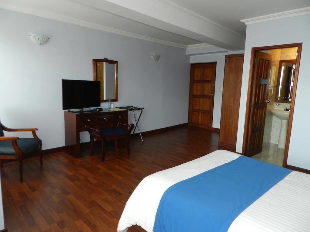 Hotel Libertador Loja Bagian luar foto