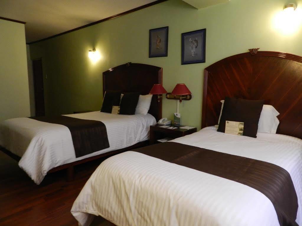 Hotel Libertador Loja Bagian luar foto